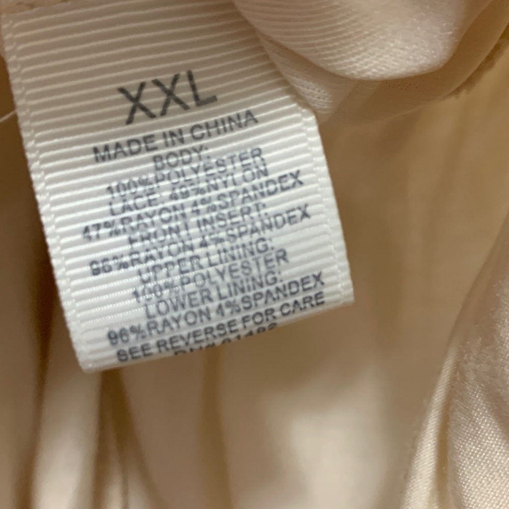 3/$15 Tantrums Size XXL Cream Crochet & Lace Patchwork Pullover - Picture 3 of 7